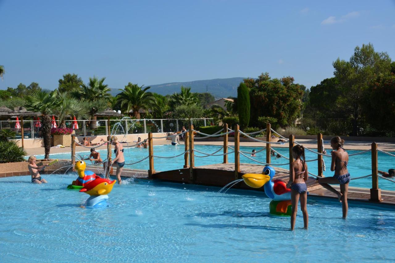 3 Bedroom Chalets Camping Lei Suves - Joycasa Roquebrune-sur Argens Exterior foto